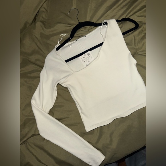 Zara Tops - Zara One sleeve white crop top